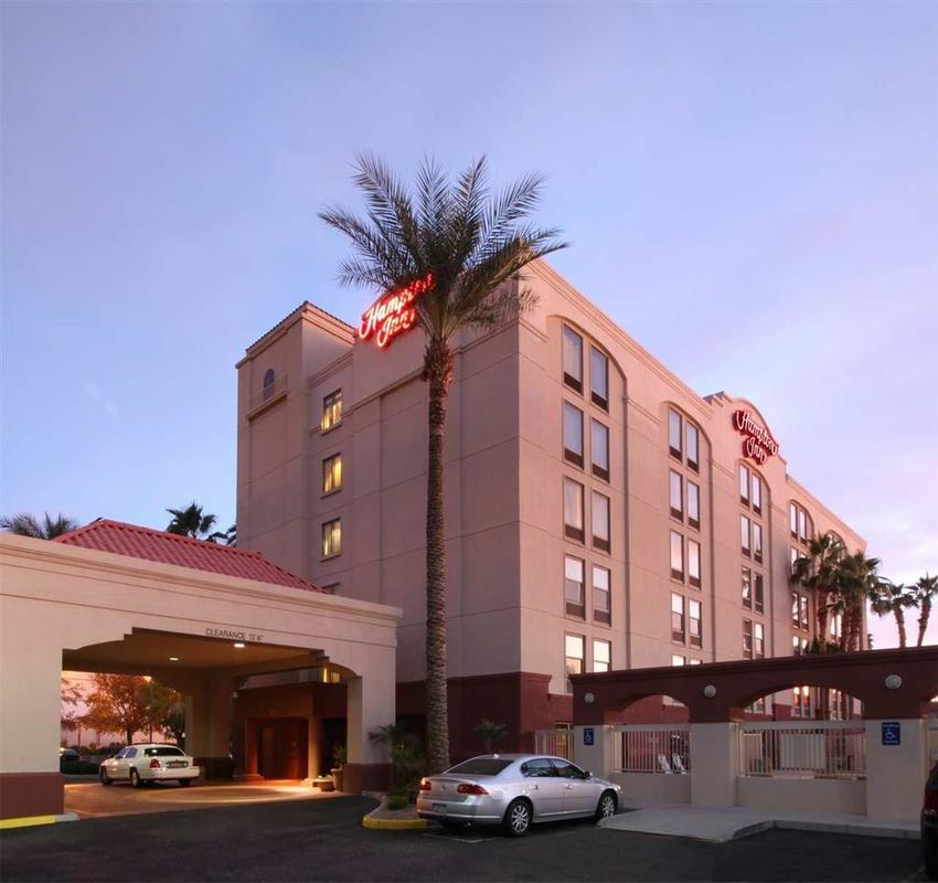 Hampton Inn Phoenix-Чандлер Экстерьер фото